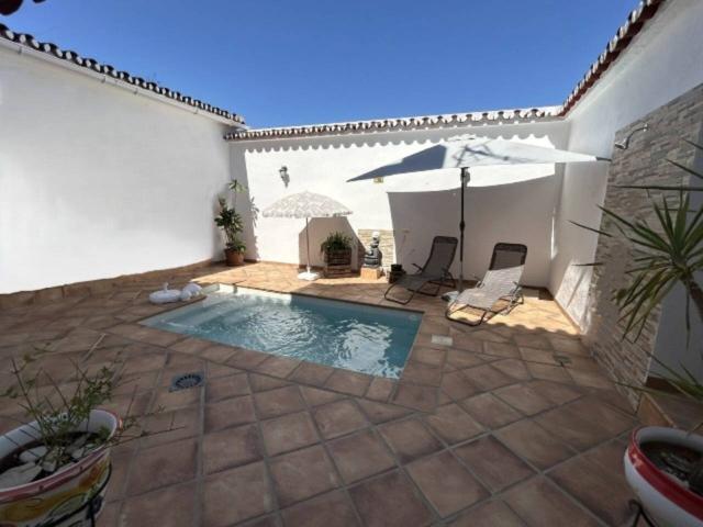 ENCANTADORA CASA, CON EXCELENTE DISTRIBUCIÓN. ! NO EXISTE NADA INIGUALABLE !