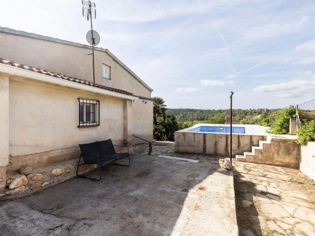 Encantadora casa con piscina en El Mirador – confort, luz y excelente acceso