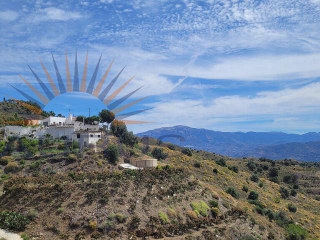 Encantadora casa de campo de estilo tradicional en el corazó. 170m² Iznate