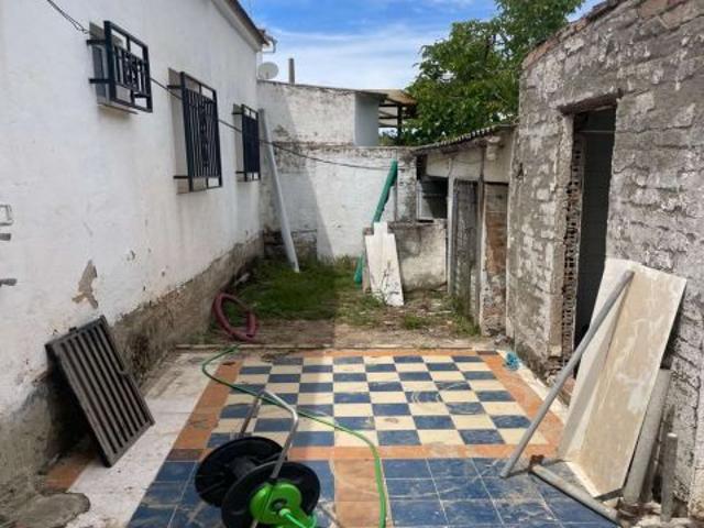 Encantadora casa de pueblo con parcela en Fuente Camacho – Granada