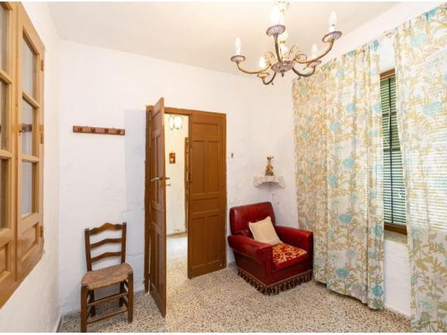 ENCANTADORA CASA DE PUEBLO EN PINOS DEL VALLE