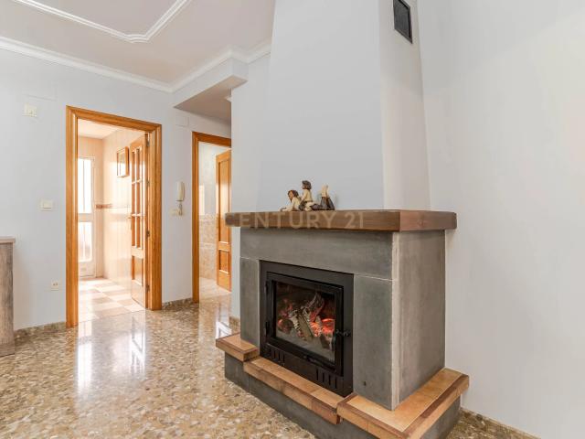 Encantadora casa en Maracena, Granada con terraza y garaje
