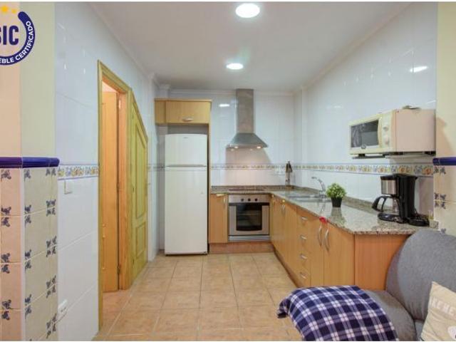 ENCANTADORA CASA EN LA BONITA POBLACIÓN DE NAVAJAS