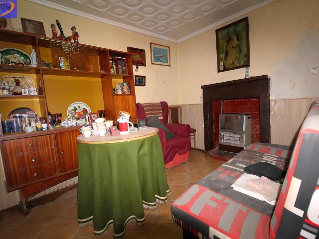 Encantadora Casa en Utiel a un Precio Imperdible: ¡Solo €35,000!
