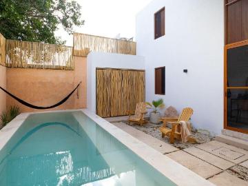 ENCANTADORA CASA EN VENTA REMODELADA MERIDA CENTRO AVC 2807