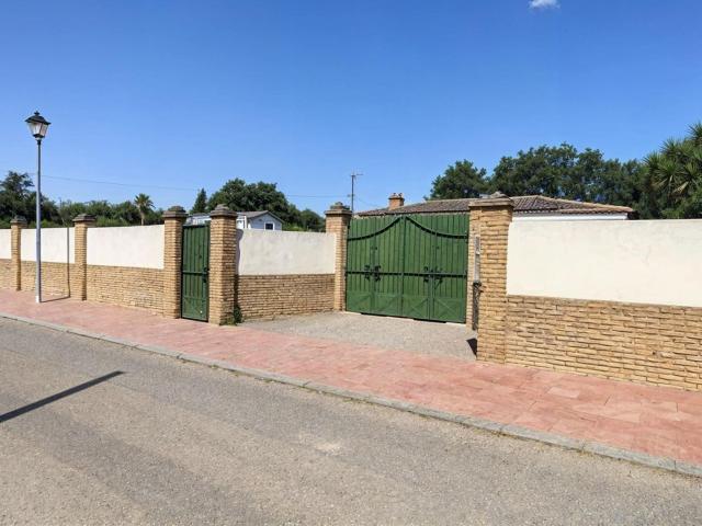 Encantadora Casa Independiente en Urbanización Vista del Aljarafe