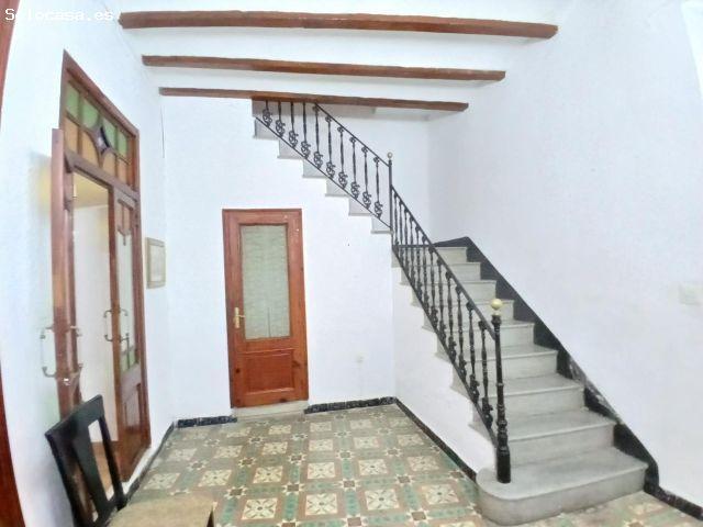 Encantadora Casa Señorial en Carcaixent con Patio y Terraza