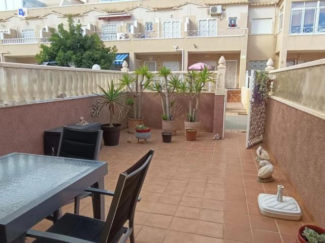 Encantadora casa tipo tríplex en Residencial La Concha — luz. 75m² Orihuela Costa
