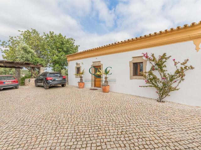 Encantadora e única propriedade de estilo rústica com 4 quar. 280m² São Brás De Alportel