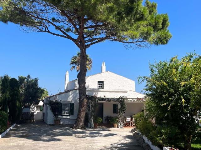 Encantadora finca menorquina con dos cabañas de invitados y oasis de piscina