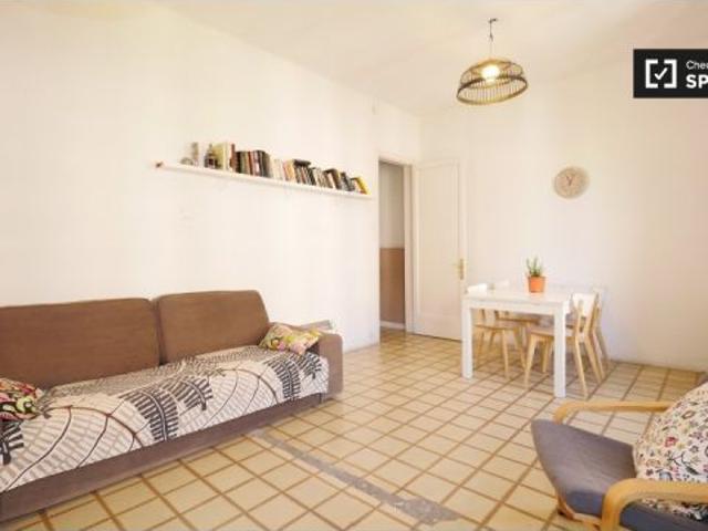 Encantadora habitación con cama doble en alquiler en Gràcia