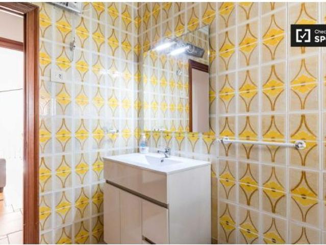 Encantadora habitación con cama doble en alquiler en LAmistat