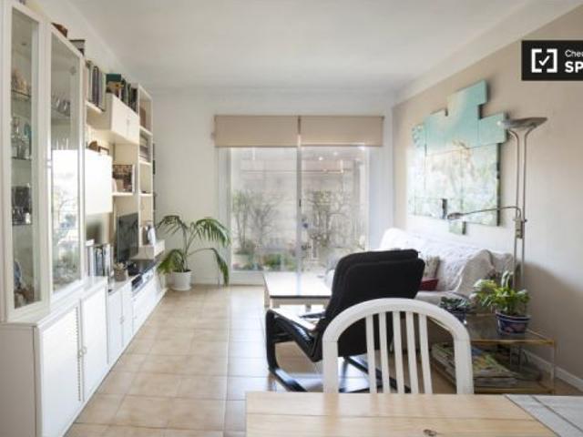 Encantadora habitación con cama individual en alquiler en el Eixample