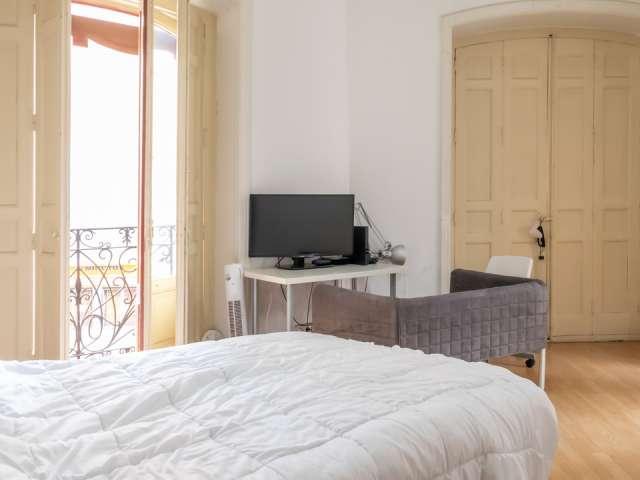 Encantadora habitación para alquilar en un apartamento de 7 dormitorios en Centro