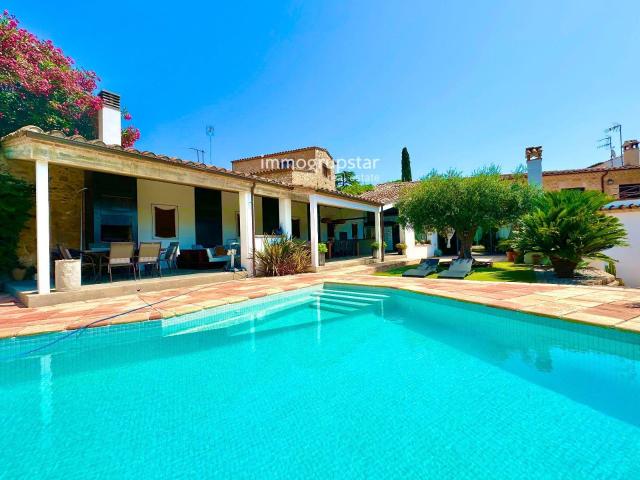 Encantadora Masía Reformada con Estilo Rústico y Moderno en. 415m² Castell Platja d'aro