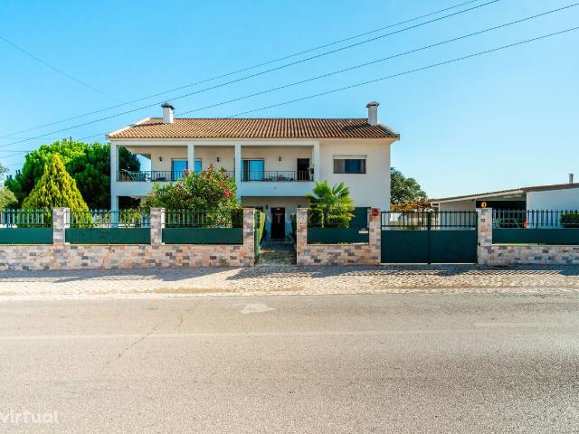Encantadora Moradia com Terreno de rvores de Fruto Venda