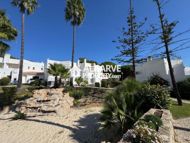 Encantadora moradia geminada V3 perto da Academia de Ténis, Golfe e da praia em Vale Lobo, Algarve, Loulé, Vale do Lobo