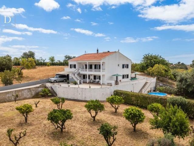 Encantadora Moradia T5 com Layout Versátil perto de Boliquei. 277m² Boliqueime