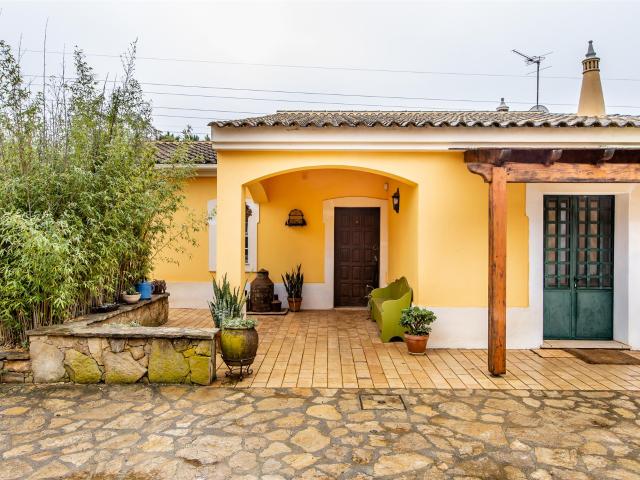 Encantadora Moradia Tradicional com Vista para o Campo em Es 120m² Conceição e Estói