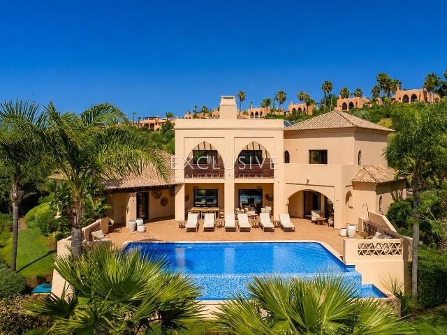 Encantadora moradia V4 para venda no Amendoeira Golf Resort. 350m² Silves