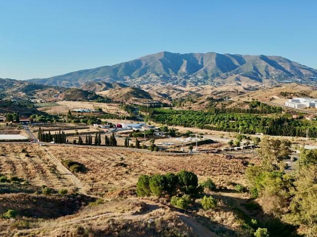 Encantadora Parcela rústica en Mijas, a pocos minutos de Fuengirola
