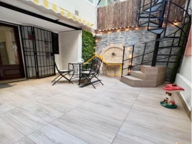 Encantadora Planta Baja en El Poble sec, Barcelona por €420,000