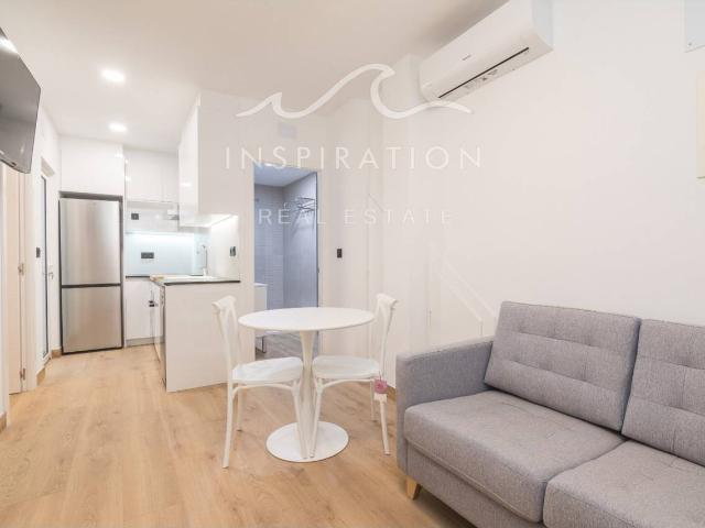 Encantadora Planta Baja Reformada y Luminosa en el Raval – ¡Lista para entrar a vivir!