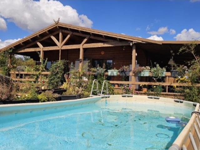 Encantadora Quinta composta por V2 em ruína para restaurar, Chalet de madeira V3 equipado, pomar de citrinos biológico com várias espécies de limoeiros raros e armazém de madeira num terreno com 12480m em Algoz, Silves