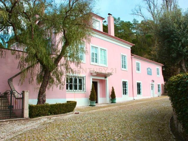 Encantadora Quinta em Sintra com 11 hectares– Uma Propriedade de História e Charme