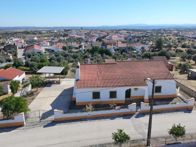 ENCANTADORA QUINTA NA ALDEIA RIBEIRINHA DE MONTEJUNTOS ALANDROAL