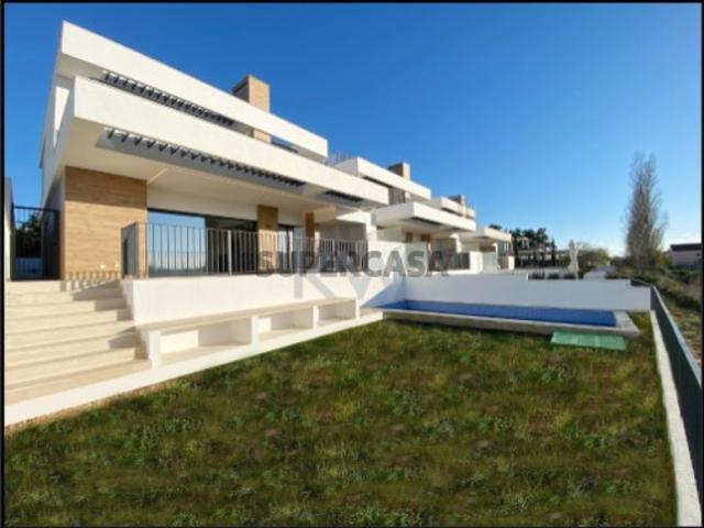 Quarteira | Deslumbrante Moradia T4 Isolada