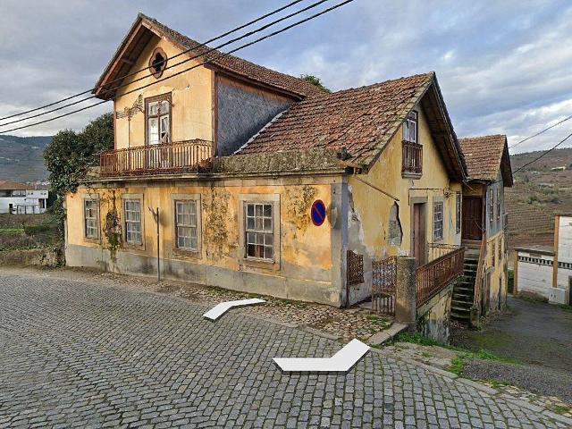Encanto Duriense, A Casa Amarela de traça Tradicional, em Godim, Peso da Régua