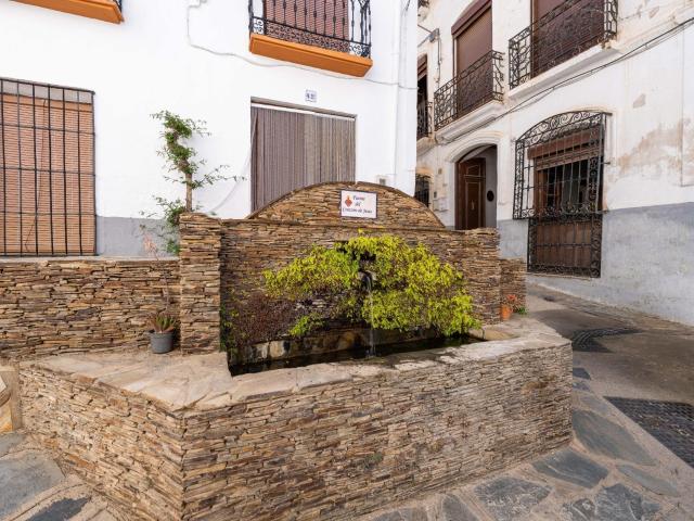 Encanto histórico, confort y oportunidad única en Ohanes