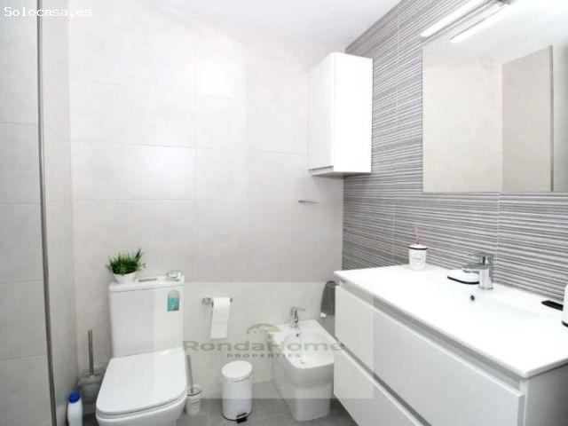 Encanto y modernidad en plena calle Espinel: piso reformado con terraza y