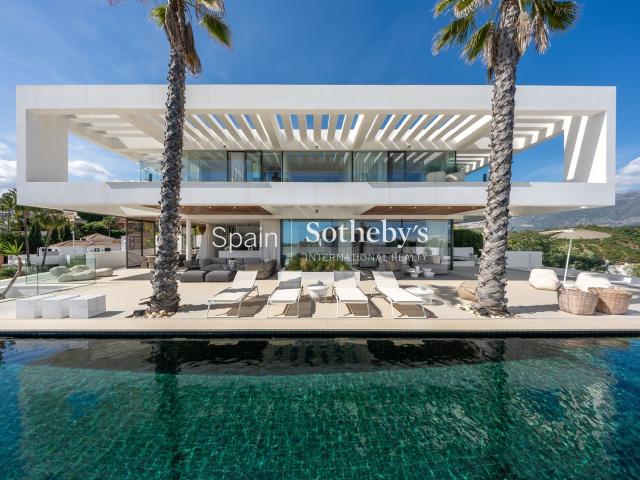 Enclavada en la codiciada zona de La Quinta, Villa Mika es u. 799m² Benahavís