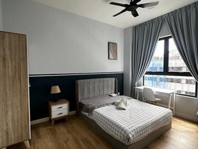 Encorp Strand Residence Corner Unit Short Walk to Surian MRT