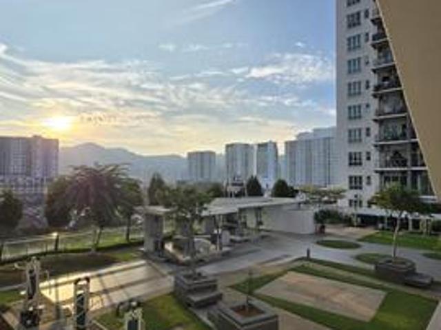End Corner Unit easy access to swimming pool