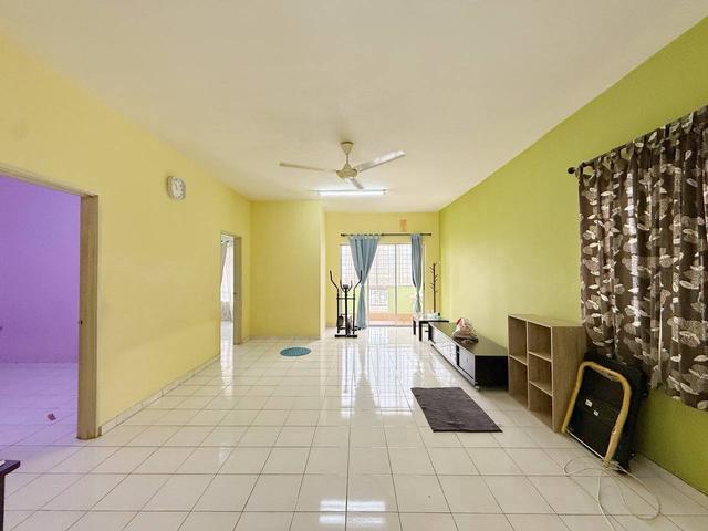 End Lot Near Lift Merdeka Villa Apartment Bandar Baru Ampang