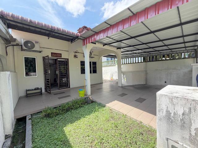 END LOT NEAR MRT FACING OPEN Single Storey Taman Bukit Mewah