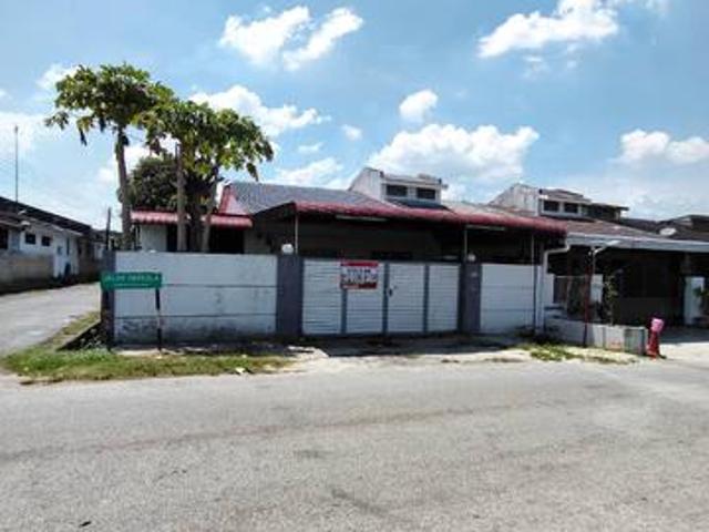 End lot One Storey Taman Harilela Seri Rapat Gunung rapat Fully extend
