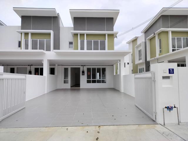 END LOT OPEN FACING LARGE PORCH DOUBLE STOREY Nusari Aman 3 Sendayan
