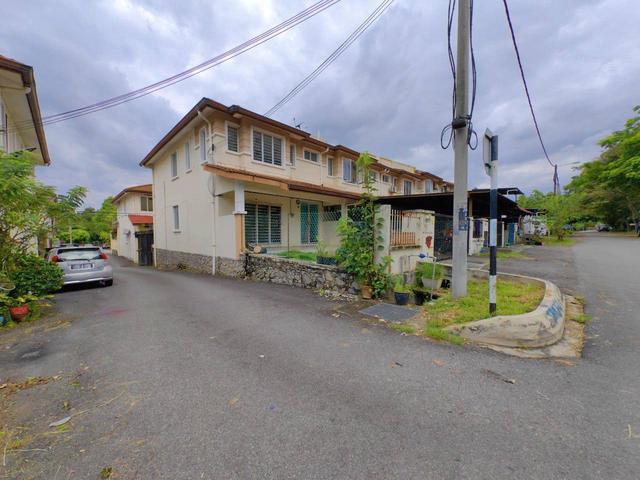 END LOT OPEN FACING 2 Storey House Taman Vista Emas Bangi Near UKM