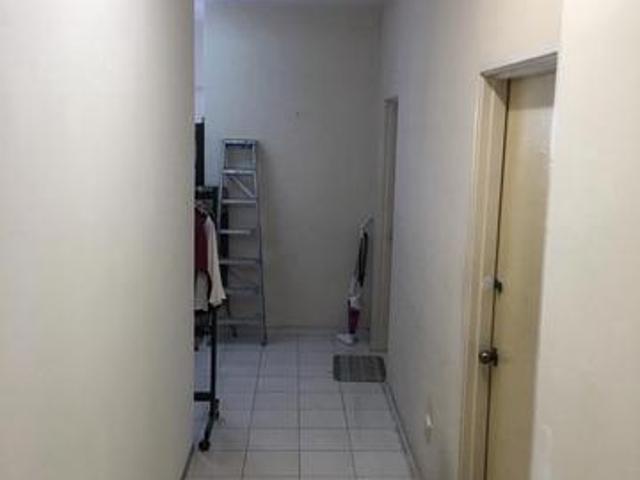 End Lot CHEAP SALE at Pangsapuri Merdeka Villa Ampang 4 room tenanted
