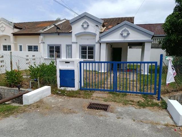 Corner Lot Courtyard Home at Taman Pantai Sepang Putra