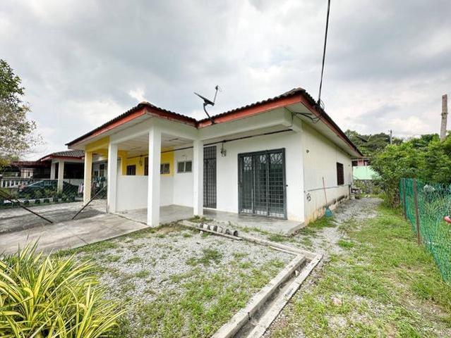 END LOT DEPAN SURAU Single Storey Terrace Bandar Tasik Kesuma