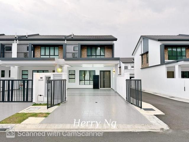 End Lot double storey For Sale Seremban 2
