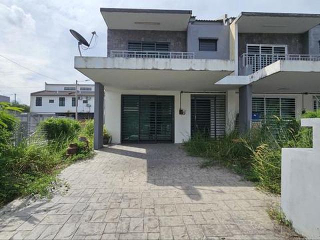 END LOT Double Storey Saujana KLIA Kota Warisan Sepang