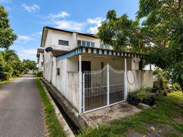 END LOT Double Storey Taman Bukit Kemuning Seksyen 32 Shah Alam