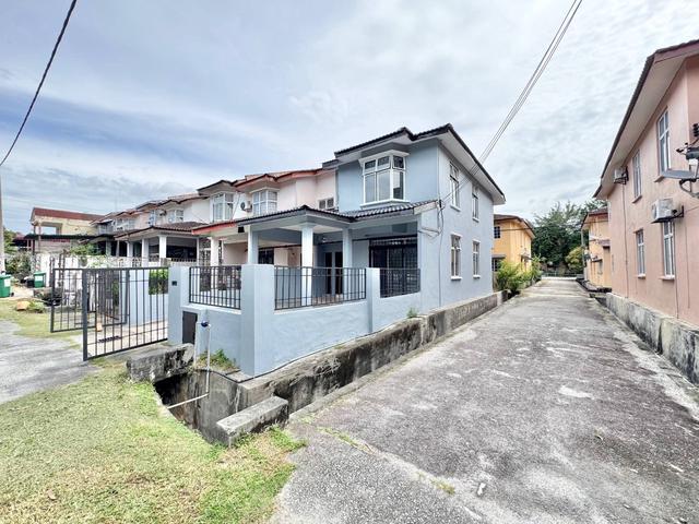 END LOT Double Storey Taman Dahlia Salak Tinggi Sepang