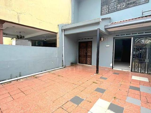 END LOt DOUBLE STOREY TAMAN MELAWATI KL